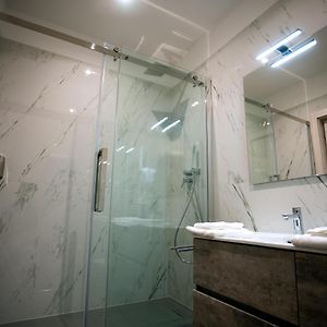 Family Private Bathroom Twin Room